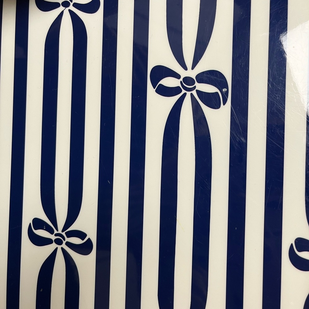 Draper James Acrylic “Ribbon Tray” - Picture 4 of 9